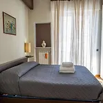 Apartment A Due Passi Dal Mare - Free Parking Genoa