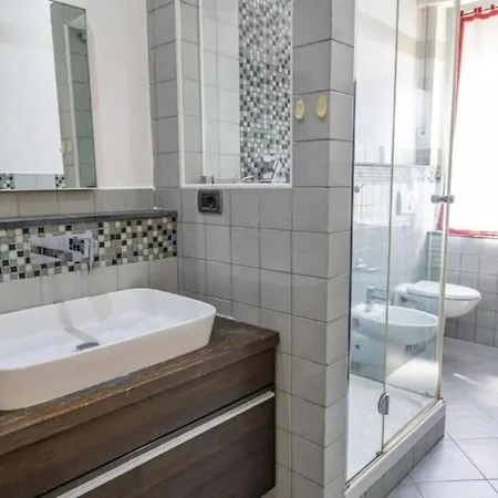 A Due Passi Dal Mare - Free Parking Apartment Genoa